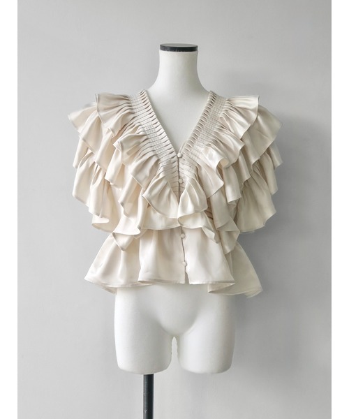 AMOMMA(アモマ)の「SATIN RAFFLE FRILL TOPS(シャツ/ブラウス・レディース・アイボリー/ブラック/ピンク・FREE)」の9枚目の写真