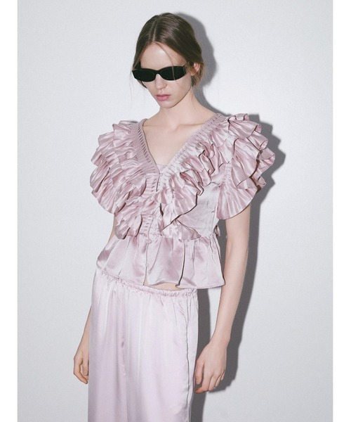 AMOMMA(アモマ)の「SATIN RAFFLE FRILL TOPS(シャツ/ブラウス・レディース・アイボリー/ブラック/ピンク・FREE)」の16枚目の写真