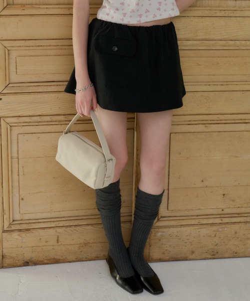 GIUNON(ジウノン)の「fluffy pocket skirt pants / フラッフィーポケットスカートパンツ(スカート・レディース・ベージュ/ブラック/ネイビー・FREE)」の2枚目の写真