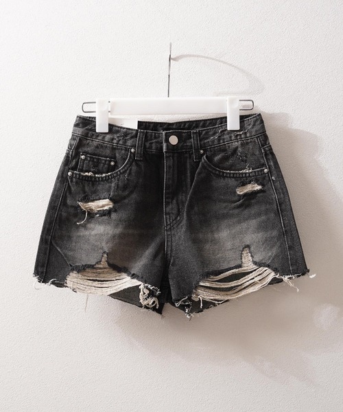 1111clothing(ワンフォークロージング)の「クラッシュデニム ショートパンツ / Distressed Denim Shorts(その他パンツ・レディース・ダークブルー/ライトブルー/ブラック・S/M/L)」の7枚目の写真