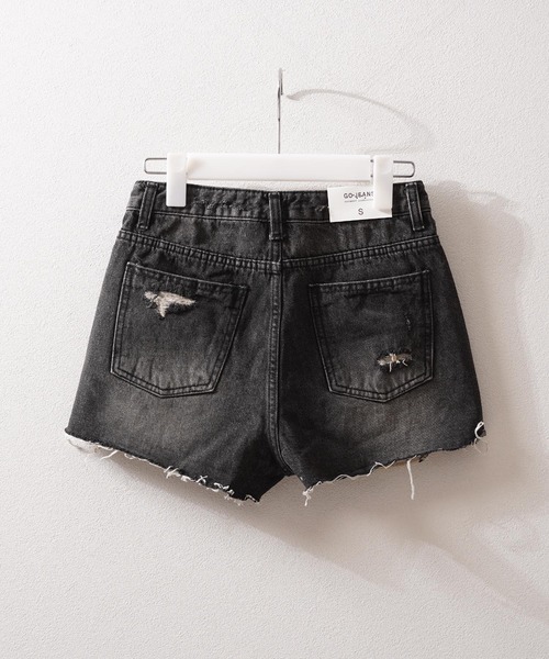 1111clothing(ワンフォークロージング)の「クラッシュデニム ショートパンツ / Distressed Denim Shorts(その他パンツ・レディース・ダークブルー/ライトブルー/ブラック・S/M/L)」の8枚目の写真