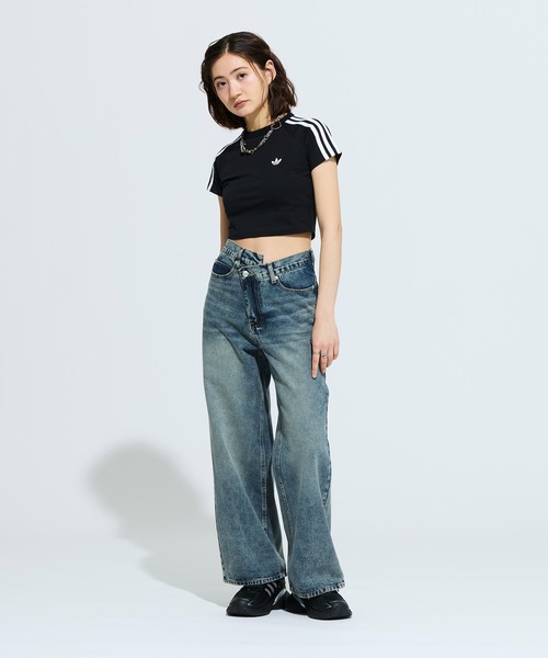 adidas(アディダス)の「SSTベビーティー / クロップド丈 / アディダスオリジナルス adidas Originals(Tシャツ/カットソー・レディース・ブラック・X-LARGE/X-SMALL/MEDIUM/XX-LARGE/LARGE/SMALL)」の2枚目の写真