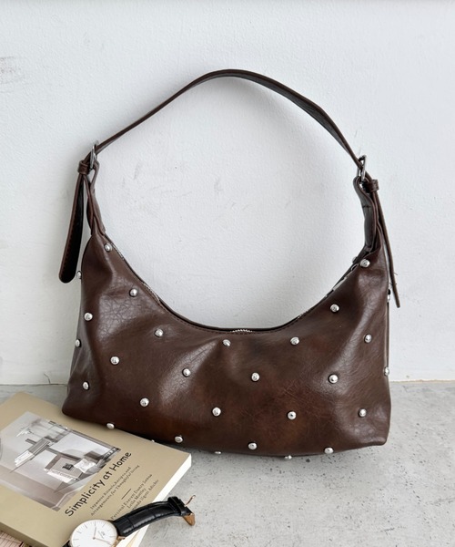wears(ウェアーズ)の「2way スタッズショルダーバッグ(ショルダーバッグ・レディース・アイボリー/ブラウン/ブラック/ダークブラウン・FREE)」の9枚目の写真
