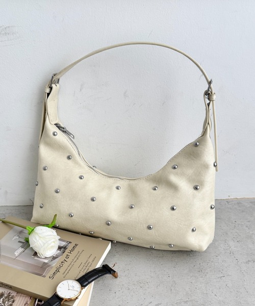 wears(ウェアーズ)の「2way スタッズショルダーバッグ(ショルダーバッグ・レディース・アイボリー/ブラウン/ブラック/ダークブラウン・FREE)」の7枚目の写真