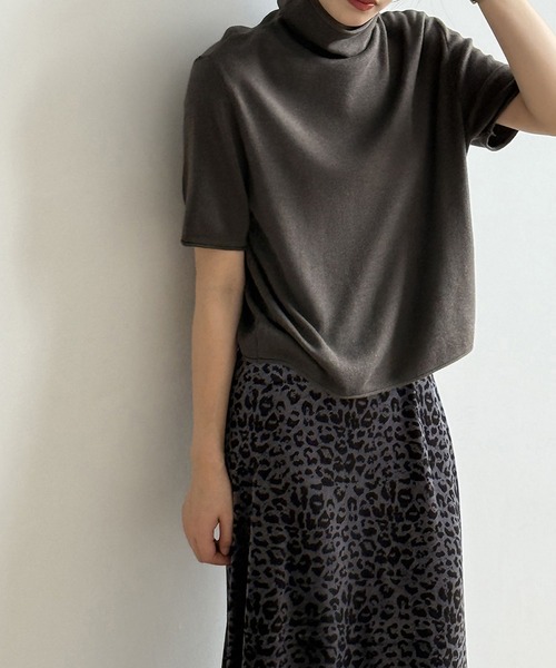 Girly Doll(ガーリードール)の「ハイネック半袖ボックスニット(Tシャツ/カットソー・レディース・オフホワイト/ブラック/ダークグレー/ブラウン・FREE)」の10枚目の写真