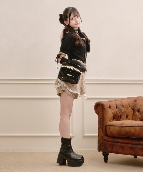 Pal elfy(パルエルフィー)の「ビジュー付きファーバニティバッグ(ショルダーバッグ・レディース・アイボリー/ブラック/ピンク・フリー)」の17枚目の写真
