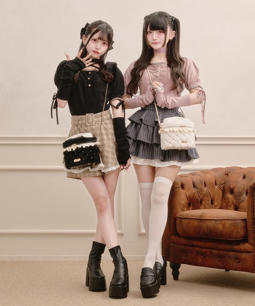 Pal elfy(パルエルフィー)の「ビジュー付きファーバニティバッグ(ショルダーバッグ・レディース・アイボリー/ブラック/ピンク・フリー)」の21枚目の写真