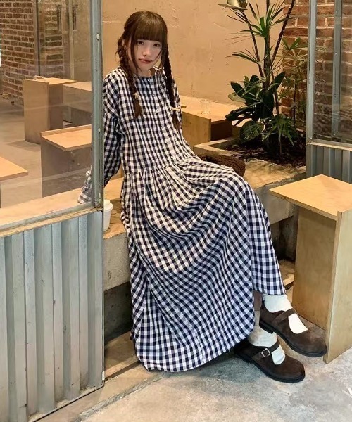 Aelina(エリナ)の「チェック柄長袖ワンピース(ワンピース・レディース・ブラック・FREE)」の5枚目の写真