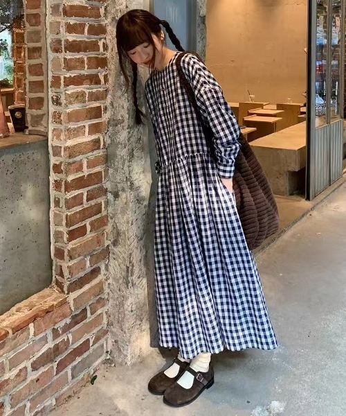 Aelina(エリナ)の「チェック柄長袖ワンピース(ワンピース・レディース・ブラック・FREE)」の2枚目の写真