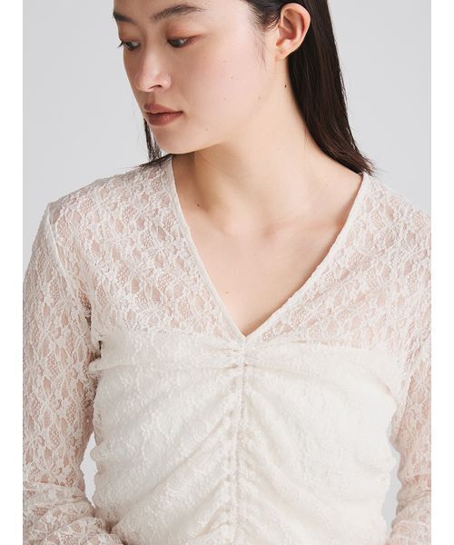 MIESROHE(ミースロエ)の「【洗える】カットレースシャーリング2WAYトップス(Tシャツ/カットソー・レディース・ホワイト/ブラック/イエロー・F)」の12枚目の写真