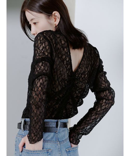 MIESROHE(ミースロエ)の「【洗える】カットレースシャーリング2WAYトップス(Tシャツ/カットソー・レディース・ホワイト/ブラック/イエロー・F)」の1枚目の写真