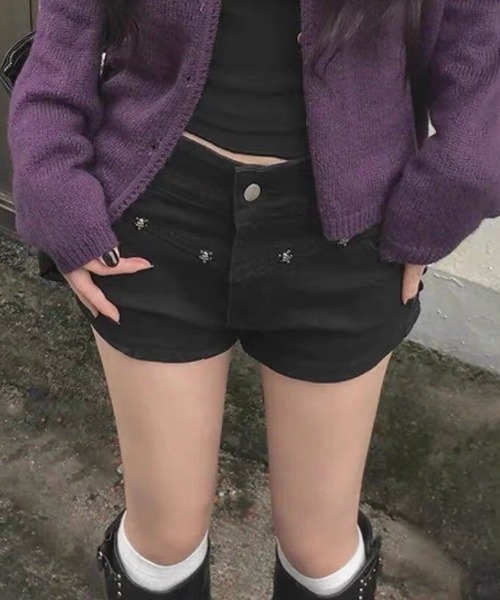 Vipoa(ヴィポア)の「Slim studs shorts(デニムパンツ・レディース・ブラック・SMALL/MEDIUM)」の9枚目の写真