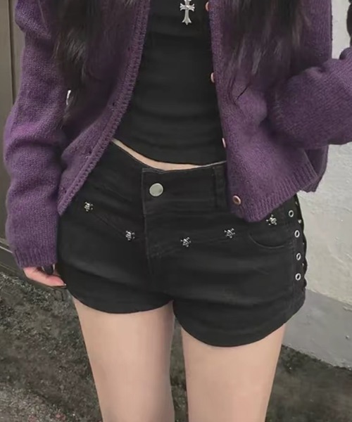 Vipoa(ヴィポア)の「Slim studs shorts(デニムパンツ・レディース・ブラック・SMALL/MEDIUM)」の12枚目の写真