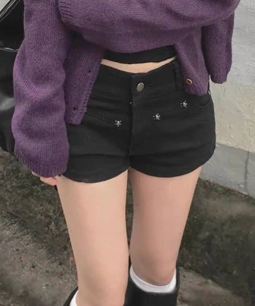 Vipoa(ヴィポア)の「Slim studs shorts(デニムパンツ・レディース・ブラック・SMALL/MEDIUM)」の10枚目の写真
