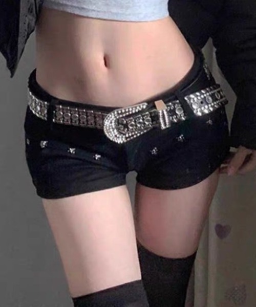 Vipoa(ヴィポア)の「Slim studs shorts(デニムパンツ・レディース・ブラック・SMALL/MEDIUM)」の3枚目の写真