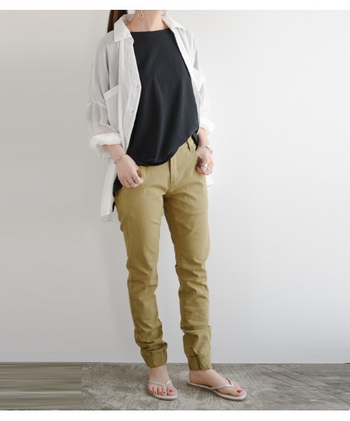 and it_（アンドイット）の「ストレッチコットンツイルジョガ―パンツ（その他パンツ・レディース・ブラック/カーキ/ベージュ・L/3L/4L/LL/M）」の22枚目の写真