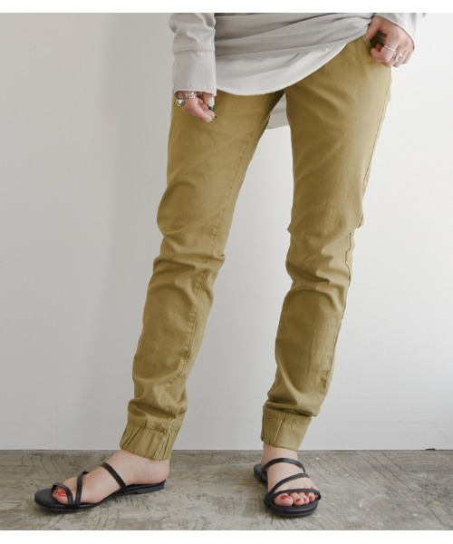 and it_（アンドイット）の「ストレッチコットンツイルジョガ―パンツ（その他パンツ・レディース・ブラック/カーキ/ベージュ・L/3L/4L/LL/M）」の11枚目の写真