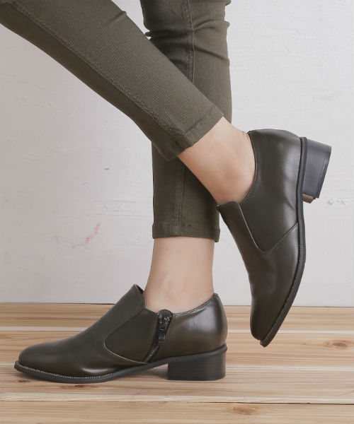 Noubel Voug Relax(ヌーベルヴォーグリラックス)の「Noubel Voug Relax(ヌーベル ヴォーグ リラックス)/サイド゙ジッパーデザインマニッシュシューズ(その他シューズ・レディース・ブラック系その他/ブラック/ダークブラウン/カーキ・S/LL/L/M)」の1枚目の写真