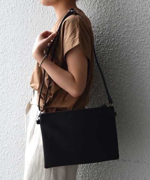 SHIPS JET BLUE(シップスジェットブルー)の「SHIPS JET BLUE: 2WAY クラッチ/ショルダーバッグ(ショルダーバッグ・メンズ・ブラック/ブルー/ブラウン/イエロー/ネイビー・ONE SIZE)」の9枚目の写真