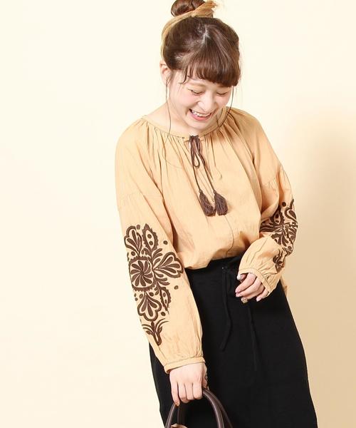 coen(コーエン)の「【Market】コットン袖エンブロイダリーブラウスⅡ(シャツ/ブラウス・レディース・ベージュ/オフホワイト・FREE)」の1枚目の写真