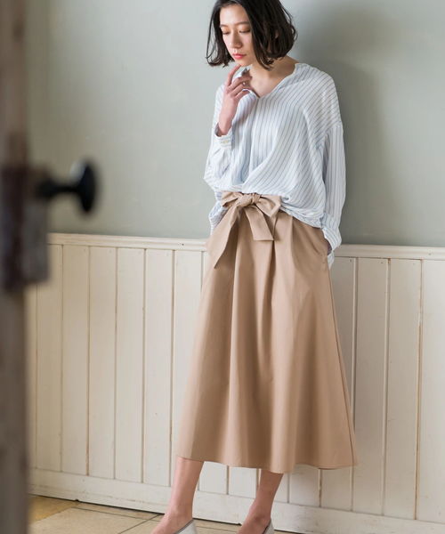 earth music&ecology（アースミュージックアンドエコロジー）の「とろみスキッパーブラウス ●（シャツ/ブラウス・レディース・ストライプ/オフホワイト/ライトグレー/サックスブルー/ピンクベージュ/その他1・FREE）」の6枚目の写真