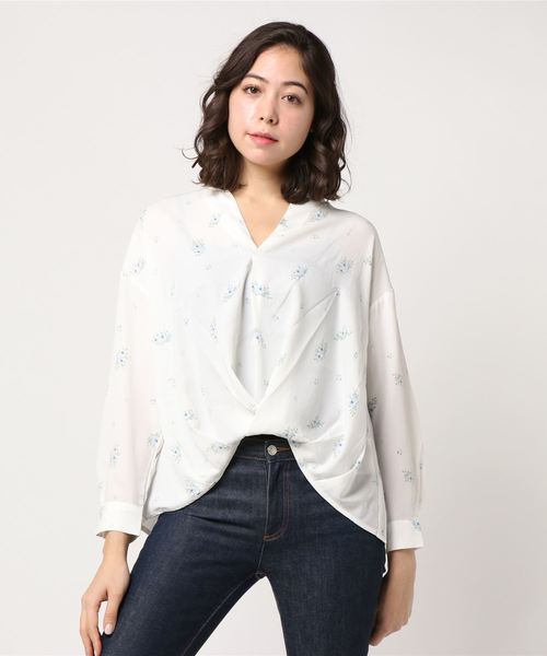 earth music&ecology（アースミュージックアンドエコロジー）の「とろみスキッパーブラウス ●（シャツ/ブラウス・レディース・ストライプ/オフホワイト/ライトグレー/サックスブルー/ピンクベージュ/その他1・FREE）」の5枚目の写真