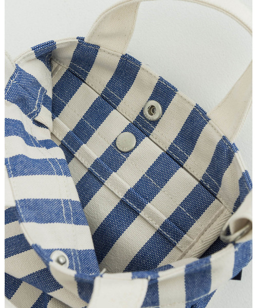 BAGGU(バグー)の「MINI DUCK BAG 184.サマーストライプ/トートバッグ(トートバッグ・レディース・ストライプ・FREE)」の2枚目の写真