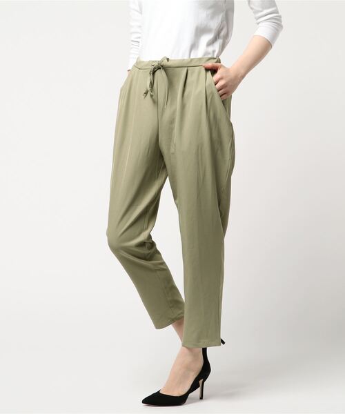 KOBE LETTUCE（コウベレタス）の「リラックステーパードパンツ（スラックス・レディース・オフホワイト/ベージュ/オリーブ/マスタード/ブルー/ブラック/グリーン/ピンク系その他/グリーン系その他/グリーン系その他2/オレンジ系その他/ブルー系その他/イエロー/グレイッシュベージュ/ブラック系その他/ベージュ系その他/ホワイト系その他/ピンク系その他2/オレンジ系その他2/ブラウン系/ブラウン系1/グリーン系/アイボリー/ベージュ系その他2/モカ・M/L/S）」の13枚目の写真