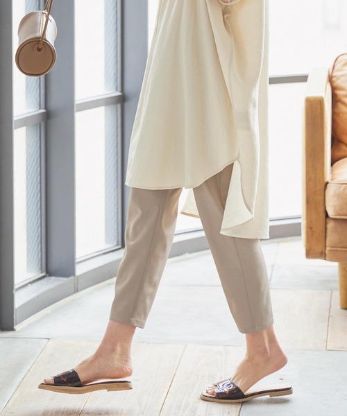 KOBE LETTUCE（コウベレタス）の「リラックステーパードパンツ（スラックス・レディース・オフホワイト/ベージュ/オリーブ/マスタード/ブルー/ブラック/グリーン/ピンク系その他/グリーン系その他/グリーン系その他2/オレンジ系その他/ブルー系その他/イエロー/グレイッシュベージュ/ブラック系その他/ベージュ系その他/ホワイト系その他/ピンク系その他2/オレンジ系その他2/ブラウン系/ブラウン系1/グリーン系/アイボリー/ベージュ系その他2/モカ・M/L/S）」の11枚目の写真