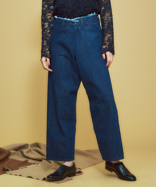 Abahouse Devinette（ドゥヴィネット）の「インディゴラップデニムパンツ（デニムパンツ・レディース・ホワイト/ネイビー・38/36）」の2枚目の写真