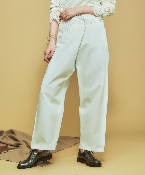 Abahouse Devinette（ドゥヴィネット）の「インディゴラップデニムパンツ（デニムパンツ・レディース・ホワイト/ネイビー・38/36）」の12枚目の写真