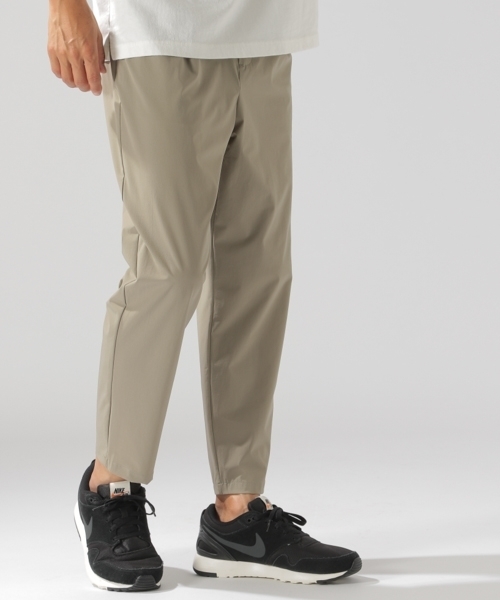 BAYFLOW(ベイフロー)の「BAYFLOW/ストレッチテーパーアンクルパンツ(その他パンツ・メンズ・ブラック/ベージュ/ネイビー・SMALL/MEDIUM/LARGE)」の1枚目の写真