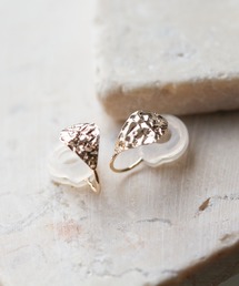 cui-cui（キュイキュイ）の「ゴールド リーフ イヤリング | K10YG（イヤリング）」