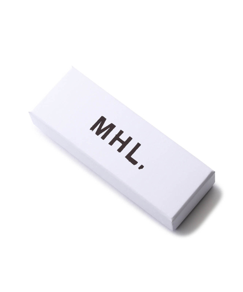 MHL.(エムエイチエル)の「MILITARY LEATHER WATCH(アナログ腕時計・レディース・ブラック/ブラウン・FREE)」の4枚目の写真