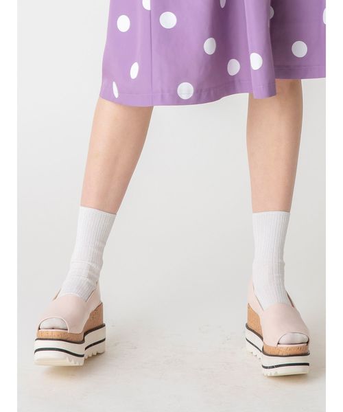 dazzlin（ダズリン）の「エナメル厚底サンダル（サンダル・レディース・アイボリー/ブラック/ピンク・SMALL/MEDIUM/LARGE）」の10枚目の写真