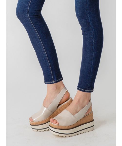 dazzlin（ダズリン）の「エナメル厚底サンダル（サンダル・レディース・アイボリー/ブラック/ピンク・SMALL/MEDIUM/LARGE）」の12枚目の写真