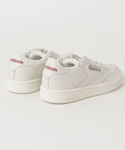 Reebok（リーボック）の「クラブシー [CLUB C 85 VINTAGE]（スニーカー・メンズ・オフホワイト/ホワイト系その他・24.0cm/26.5cm/27.5cm/24.5cm/27.0cm/23.5cm/26.0cm/23.0cm/25.0cm/25.5cm/28.0cm）」の3枚目の写真