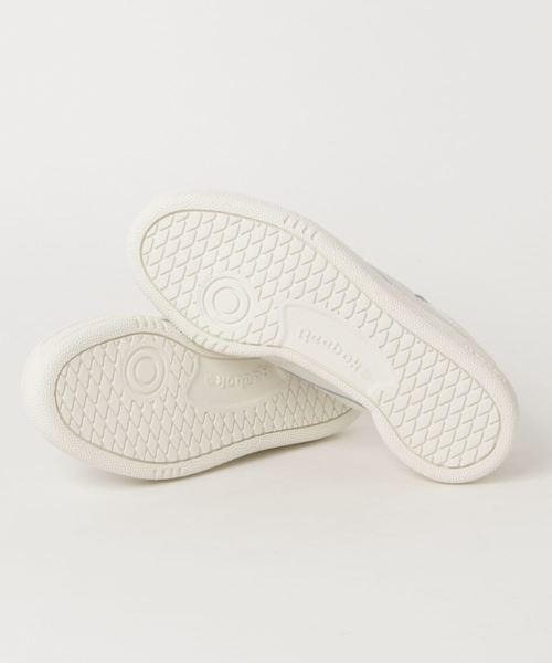Reebok（リーボック）の「クラブシー [CLUB C 85 VINTAGE]（スニーカー・メンズ・オフホワイト/ホワイト系その他・24.0cm/26.5cm/27.5cm/24.5cm/27.0cm/23.5cm/26.0cm/23.0cm/25.0cm/25.5cm/28.0cm）」の4枚目の写真
