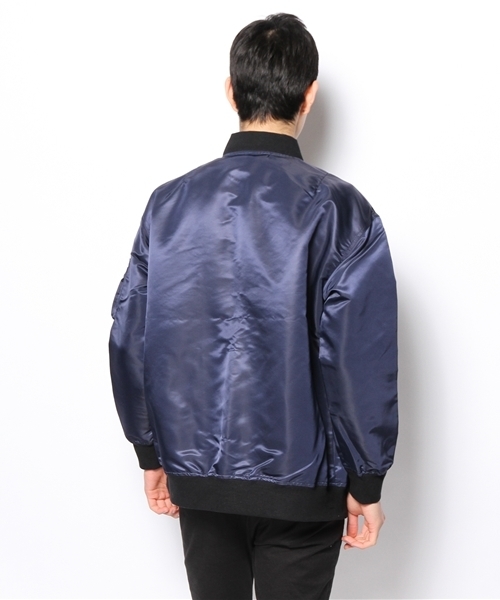 WHO'S WHO gallery（フーズフーギャラリー）の「【WEB限定価格】BIG MA-1（ブルゾン・メンズ・カーキ/ネイビー・FREE）」の11枚目の写真