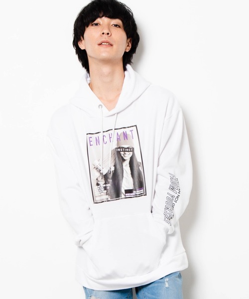 WEGO(ウィゴー)の「WEGO/ガールフォトプルパーカ(パーカー・メンズ・ホワイト/ブラック/ホワイト系その他/ブラック系その他・MEDIUM/LARGE)」の3枚目の写真