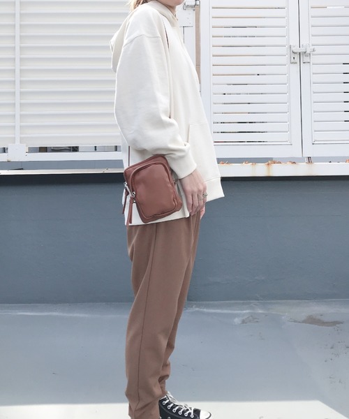 CURI BISCUI（キュリ　ビスキュイ）の「＜2020年春夏の新作＞スムース 合皮 ミニショルダーバッグ（ショルダーバッグ・レディース・ブラック/ブラウン/ブルー/アイボリー・FREE）」の15枚目の写真