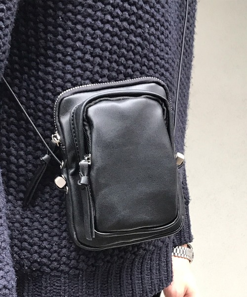 CURI BISCUI（キュリ　ビスキュイ）の「＜2020年春夏の新作＞スムース 合皮 ミニショルダーバッグ（ショルダーバッグ・レディース・ブラック/ブラウン/ブルー/アイボリー・FREE）」の8枚目の写真