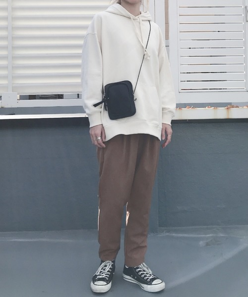 CURI BISCUI（キュリ　ビスキュイ）の「＜2020年春夏の新作＞スムース 合皮 ミニショルダーバッグ（ショルダーバッグ・レディース・ブラック/ブラウン/ブルー/アイボリー・FREE）」の9枚目の写真