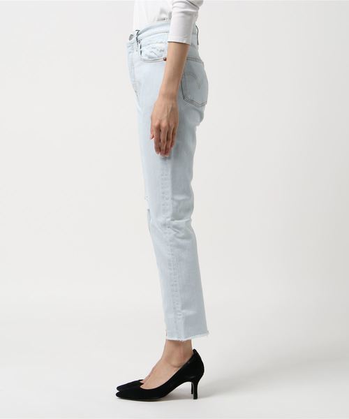 Levi's(リーバイス)の「501(R) CROP SHOUT OUT(デニムパンツ・レディース・ライトインディゴブルー・23inch/26inch/25inch/27inch/24inch/28inch)」の3枚目の写真