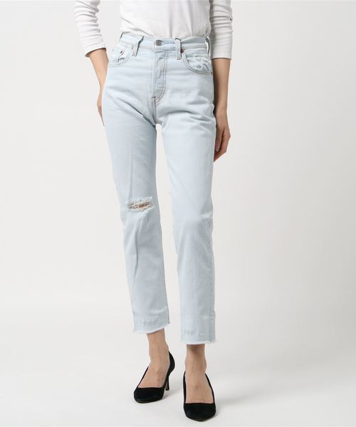 Levi's(リーバイス)の「501(R) CROP SHOUT OUT(デニムパンツ・レディース・ライトインディゴブルー・23inch/26inch/25inch/27inch/24inch/28inch)」の13枚目の写真