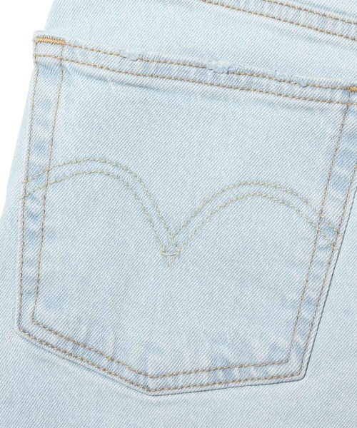 Levi's(リーバイス)の「501(R) CROP SHOUT OUT(デニムパンツ・レディース・ライトインディゴブルー・23inch/26inch/25inch/27inch/24inch/28inch)」の12枚目の写真