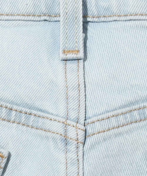 Levi's(リーバイス)の「501(R) CROP SHOUT OUT(デニムパンツ・レディース・ライトインディゴブルー・23inch/26inch/25inch/27inch/24inch/28inch)」の9枚目の写真