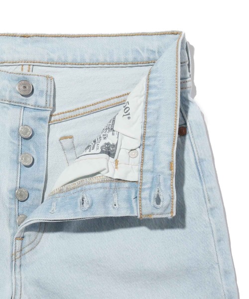 Levi's(リーバイス)の「501(R) CROP SHOUT OUT(デニムパンツ・レディース・ライトインディゴブルー・23inch/26inch/25inch/27inch/24inch/28inch)」の7枚目の写真