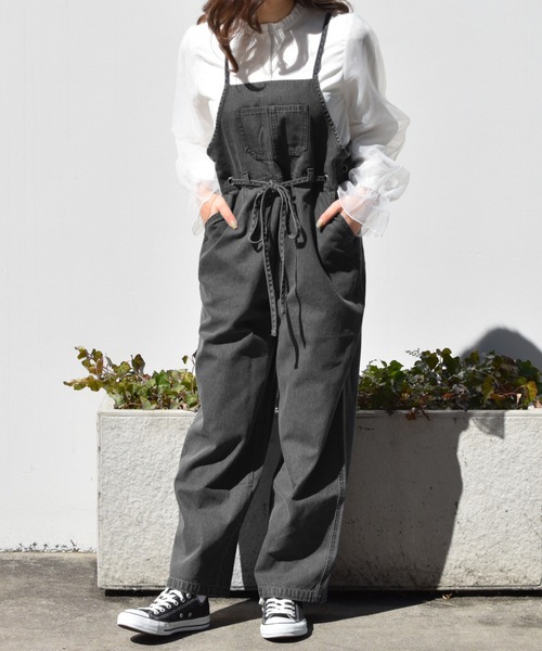 PairPair（ペアペア）の「デニムサロペット（サロペット/オーバーオール・レディース・ライトブルー/ブラック・FREE）」の8枚目の写真