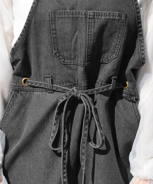 PairPair（ペアペア）の「デニムサロペット（サロペット/オーバーオール・レディース・ライトブルー/ブラック・FREE）」の7枚目の写真